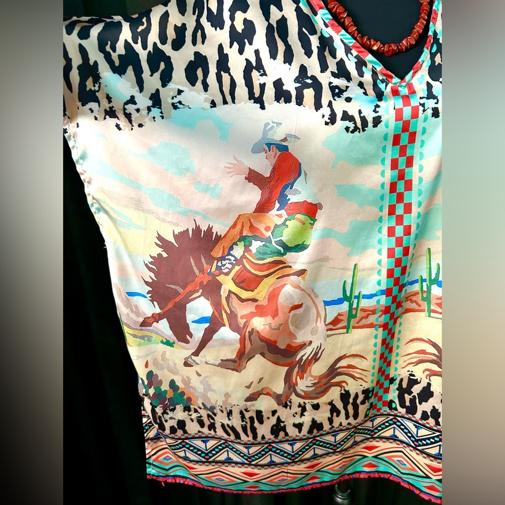 NWT Beige/Red Caftan w/ Western Scene & Leopard Print, Sizes S/M & L/XL - Picture 4 of 10